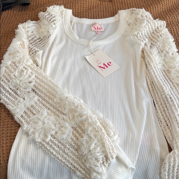 So Me Cream Ribbed Knit Top with Crochet Cap Sleeves - Picture 3 of 3